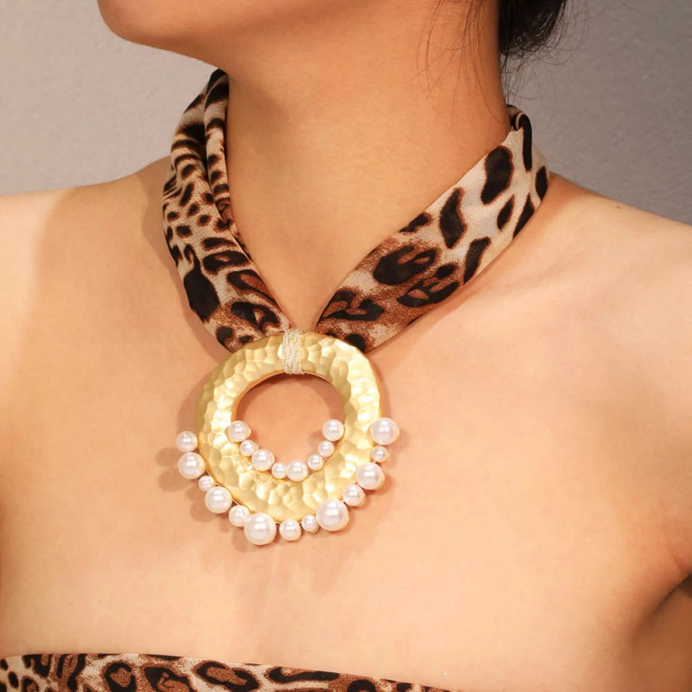 Fashion Statement Boho Necklace with Geometry Pendant for Women Trendy Beach Party Jewelry