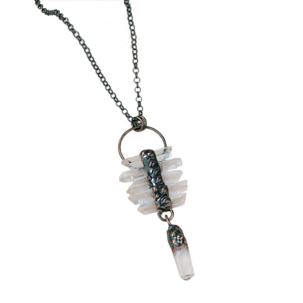 YEEVAA Boho-Chic Natural White Crystal Pendant Necklace - Vintage Punk Hip-Hop Style for Women, Perfect for Party Wear
