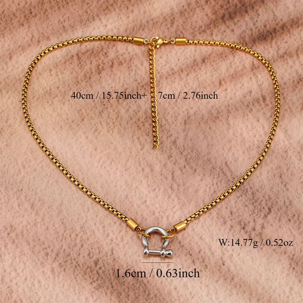 Boho-Chic Vintage Golden Carabiner Pendant Necklace With Rhinestone Accents - Perfect Gift For Her, All-Season Wear